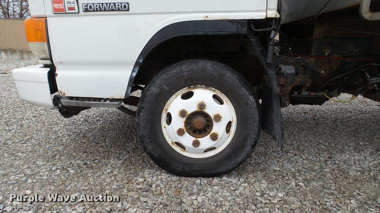 image for item DE4950 2002 Isuzu NPC7SC dump truck