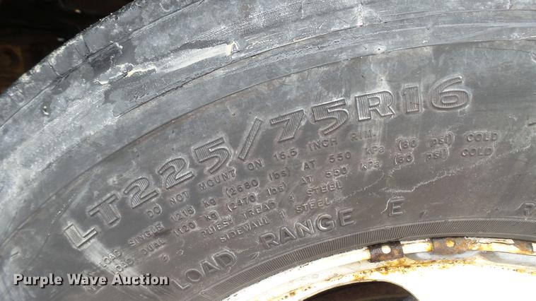 image for item DE4950 2002 Isuzu NPC7SC dump truck