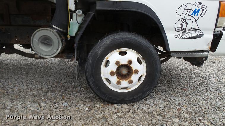 image for item DE4950 2002 Isuzu NPC7SC dump truck