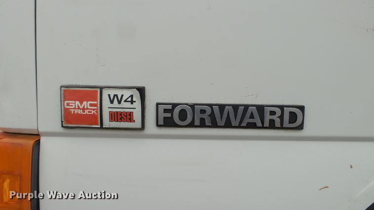 image for item DE4950 2002 Isuzu NPC7SC dump truck