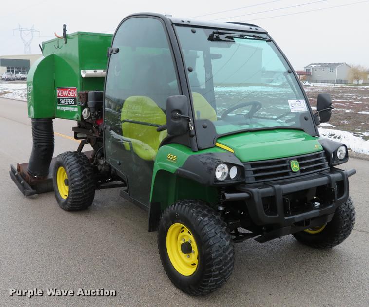 image for item DE4951 2014 John Deere Gator XUV 825i UTV