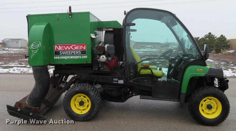 image for item DE4951 2014 John Deere Gator XUV 825i UTV