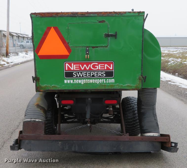 image for item DE4951 2014 John Deere Gator XUV 825i UTV