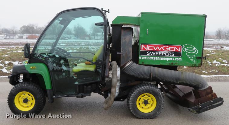 image for item DE4951 2014 John Deere Gator XUV 825i UTV