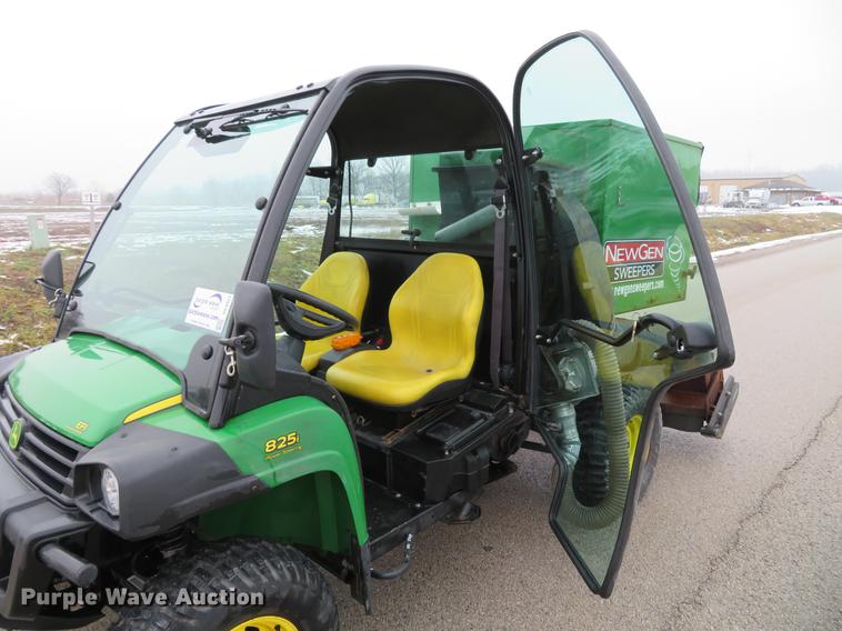 image for item DE4951 2014 John Deere Gator XUV 825i UTV