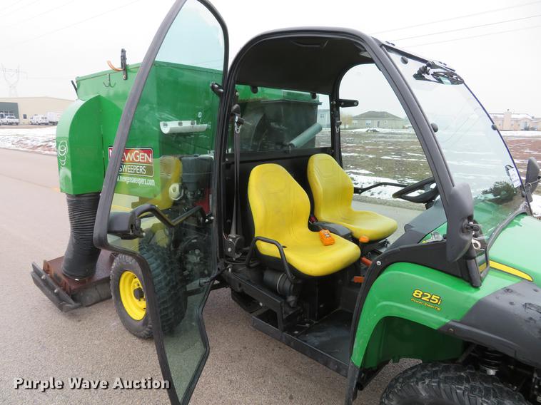 image for item DE4951 2014 John Deere Gator XUV 825i UTV
