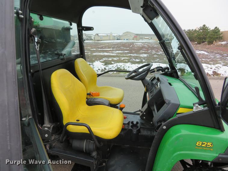 image for item DE4951 2014 John Deere Gator XUV 825i UTV