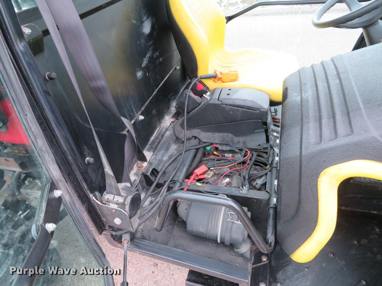 image for item DE4951 2014 John Deere Gator XUV 825i UTV