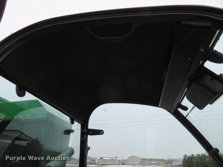 image for item DE4951 2014 John Deere Gator XUV 825i UTV