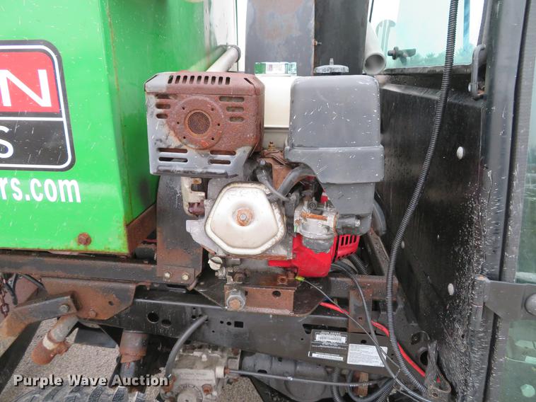 image for item DE4951 2014 John Deere Gator XUV 825i UTV