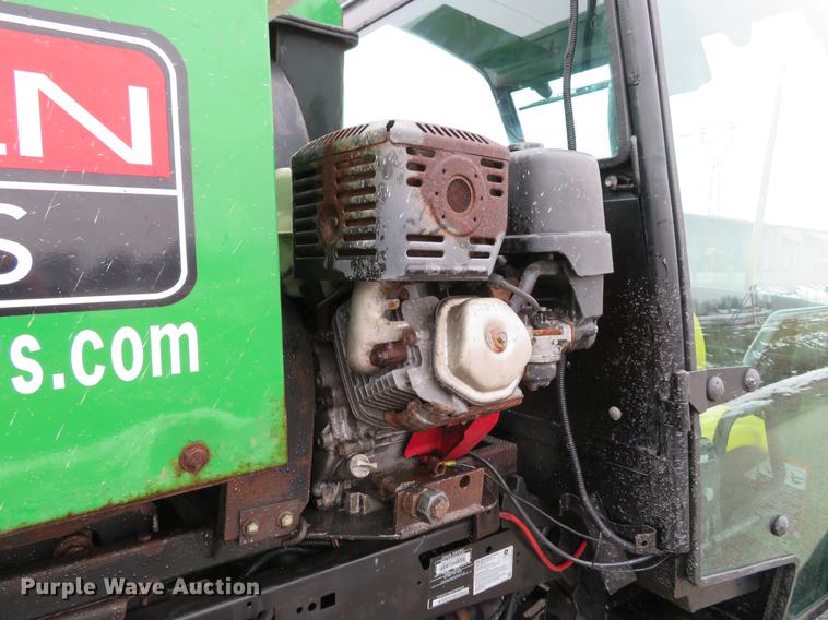 image for item DE4951 2014 John Deere Gator XUV 825i UTV