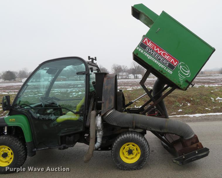 image for item DE4951 2014 John Deere Gator XUV 825i UTV