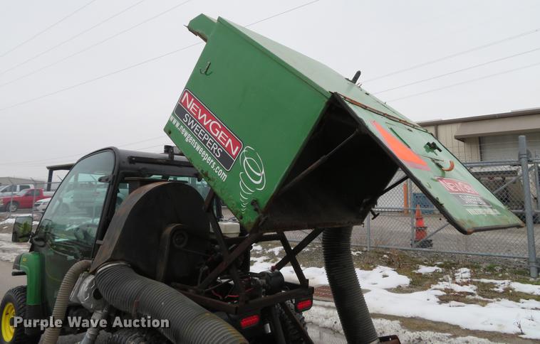 image for item DE4951 2014 John Deere Gator XUV 825i UTV