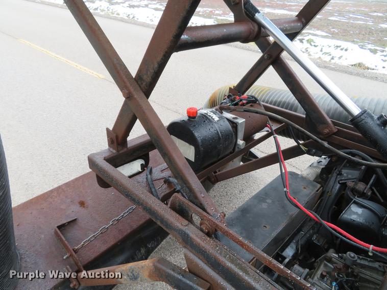 image for item DE4951 2014 John Deere Gator XUV 825i UTV