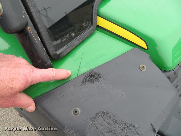 image for item DE4951 2014 John Deere Gator XUV 825i UTV