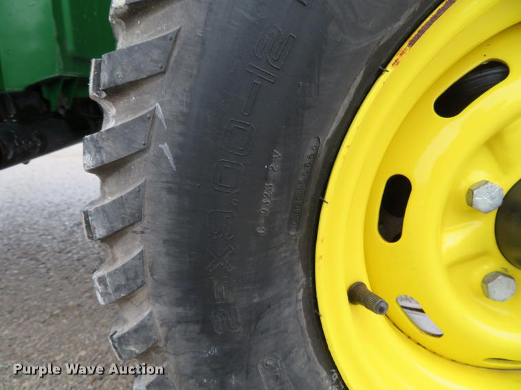 image for item DE4951 2014 John Deere Gator XUV 825i UTV