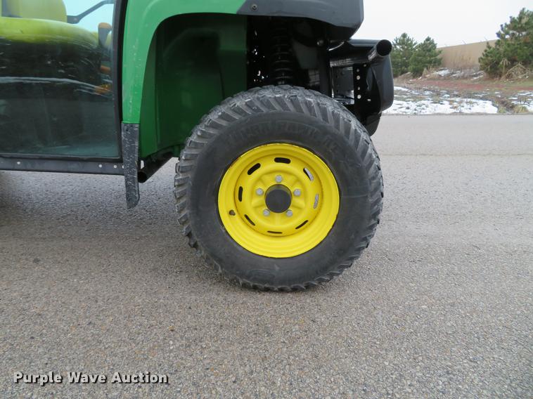 image for item DE4951 2014 John Deere Gator XUV 825i UTV