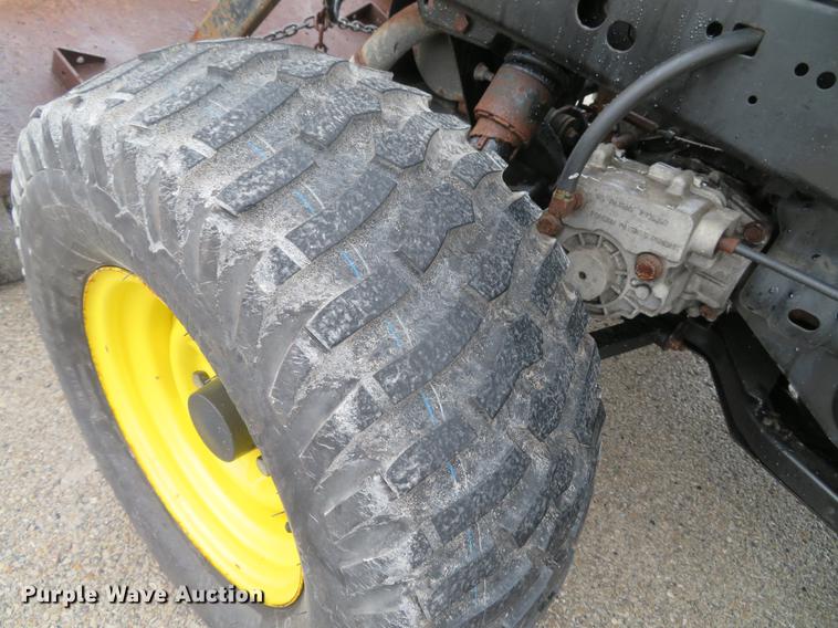 image for item DE4951 2014 John Deere Gator XUV 825i UTV