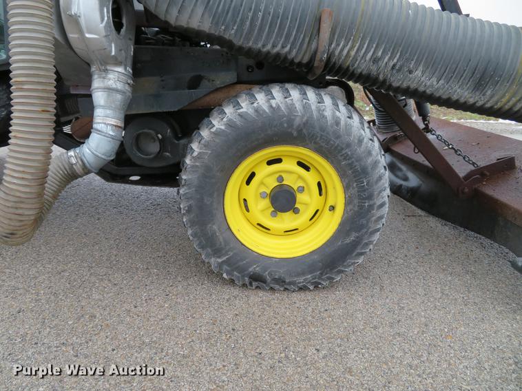 image for item DE4951 2014 John Deere Gator XUV 825i UTV