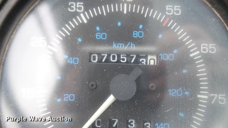 image for item DE4952 1995 Ford CF7000 street sweeper