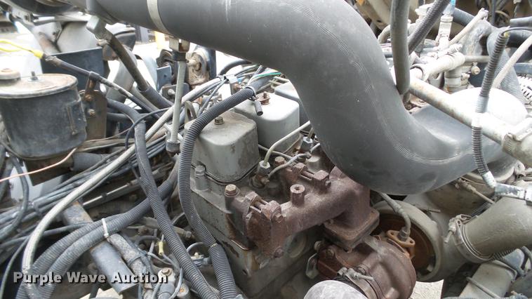 image for item DE4952 1995 Ford CF7000 street sweeper