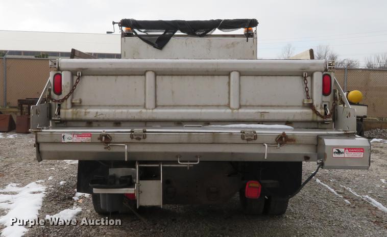image for item DE4953 2004 Isuzu NPC7SC dump truck