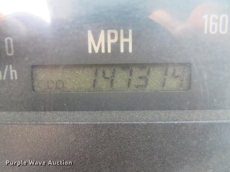 image for item DE4953 2004 Isuzu NPC7SC dump truck