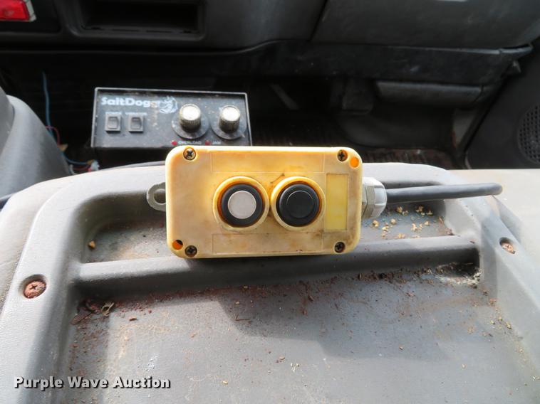 image for item DE4953 2004 Isuzu NPC7SC dump truck