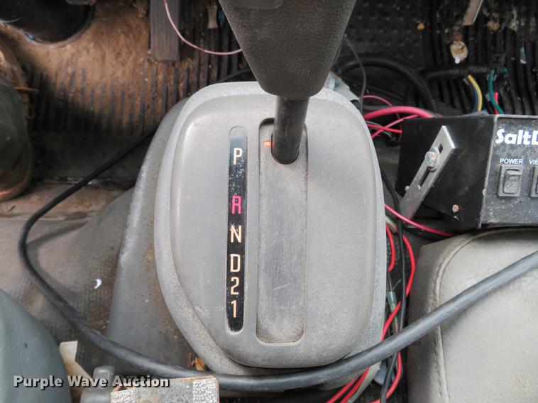 image for item DE4953 2004 Isuzu NPC7SC dump truck