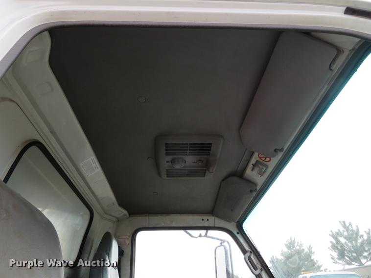 image for item DE4953 2004 Isuzu NPC7SC dump truck