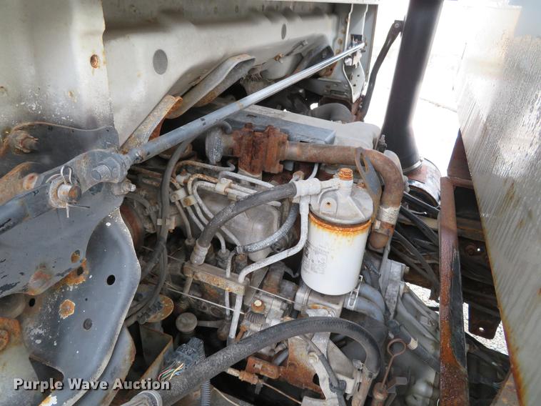 image for item DE4953 2004 Isuzu NPC7SC dump truck