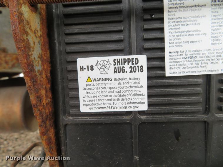 image for item DE4953 2004 Isuzu NPC7SC dump truck