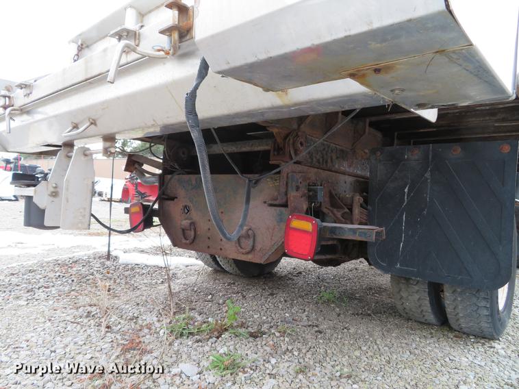 image for item DE4953 2004 Isuzu NPC7SC dump truck