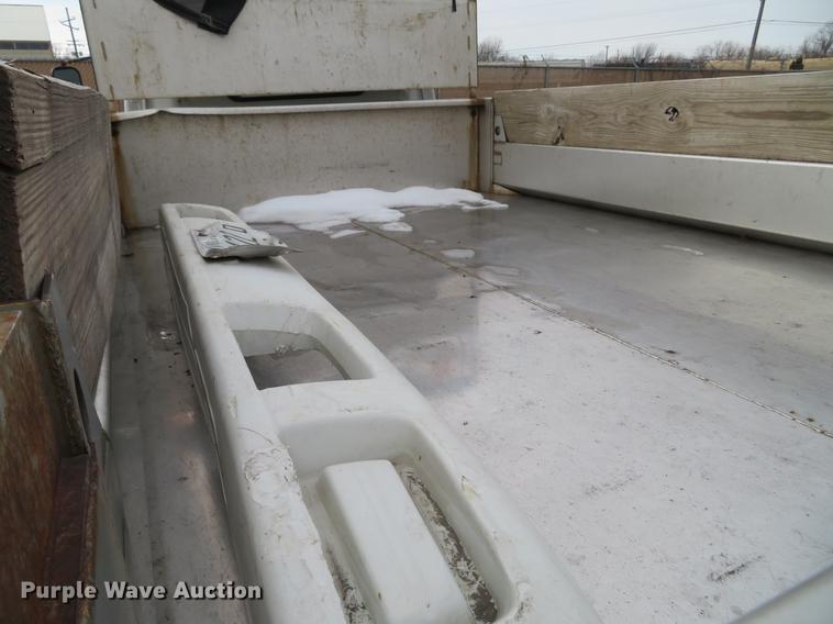 image for item DE4953 2004 Isuzu NPC7SC dump truck