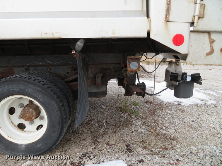 image for item DE4953 2004 Isuzu NPC7SC dump truck