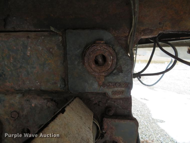 image for item DE4953 2004 Isuzu NPC7SC dump truck