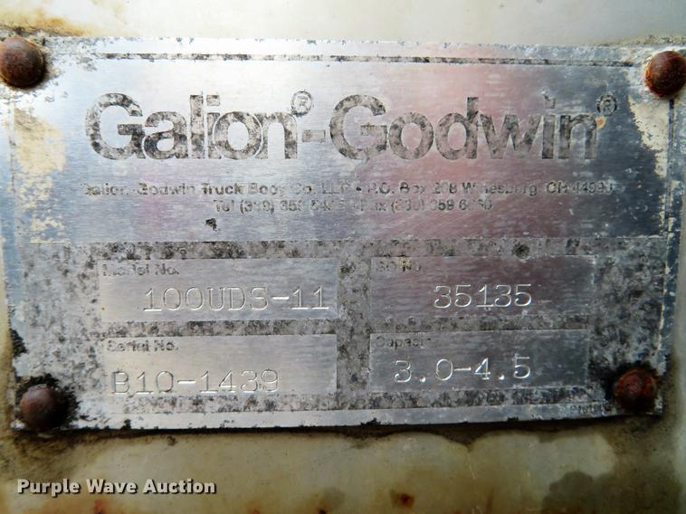 image for item DE4953 2004 Isuzu NPC7SC dump truck