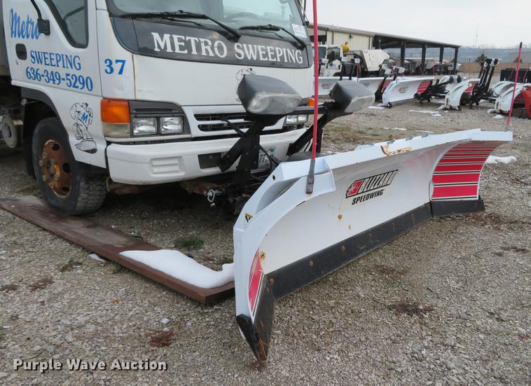 image for item DE4953 2004 Isuzu NPC7SC dump truck