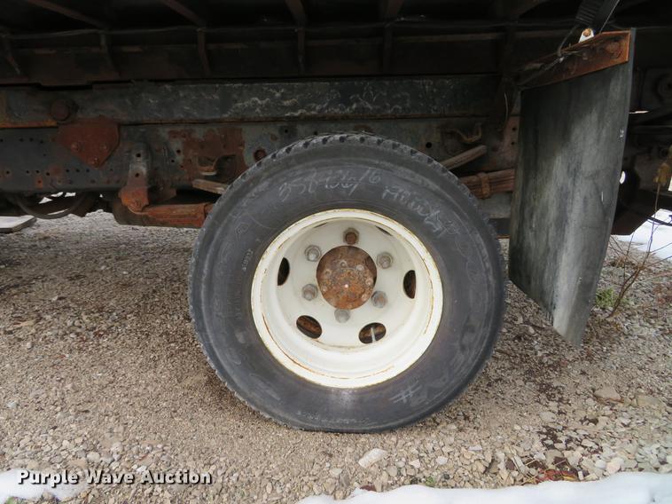 image for item DE4953 2004 Isuzu NPC7SC dump truck