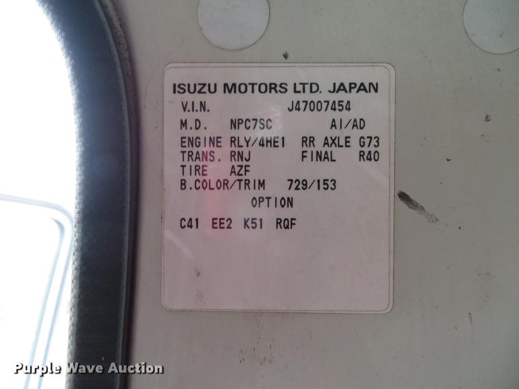 image for item DE4953 2004 Isuzu NPC7SC dump truck