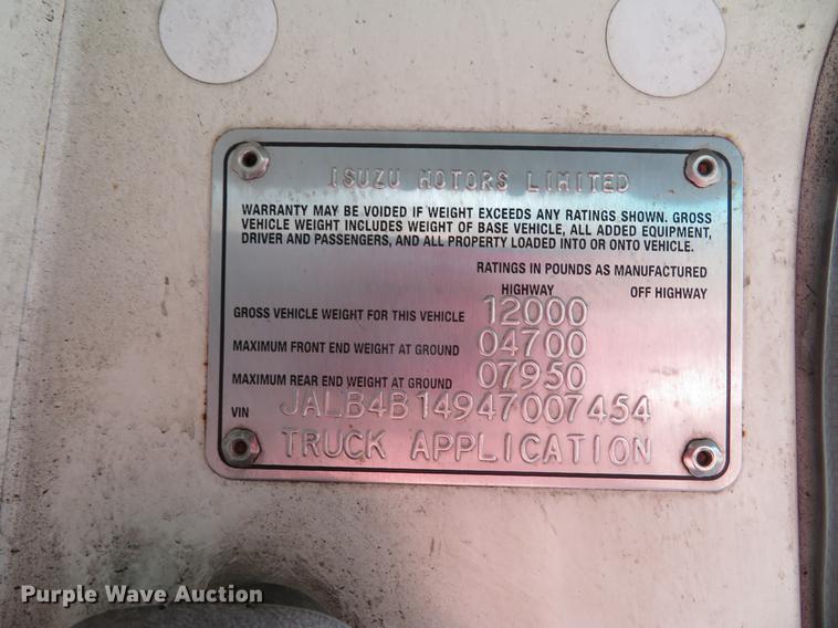 image for item DE4953 2004 Isuzu NPC7SC dump truck