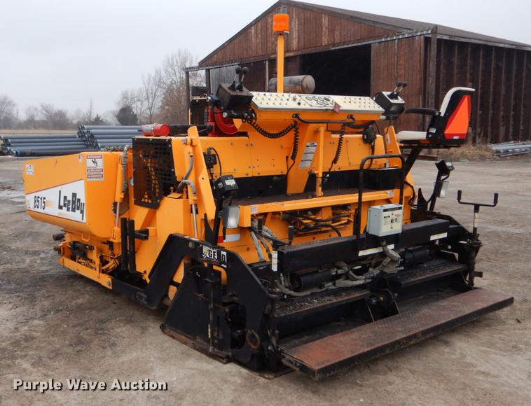 image for item DE6002 2008 LeeBoy 8515 paver