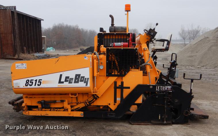 image for item DE6002 2008 LeeBoy 8515 paver