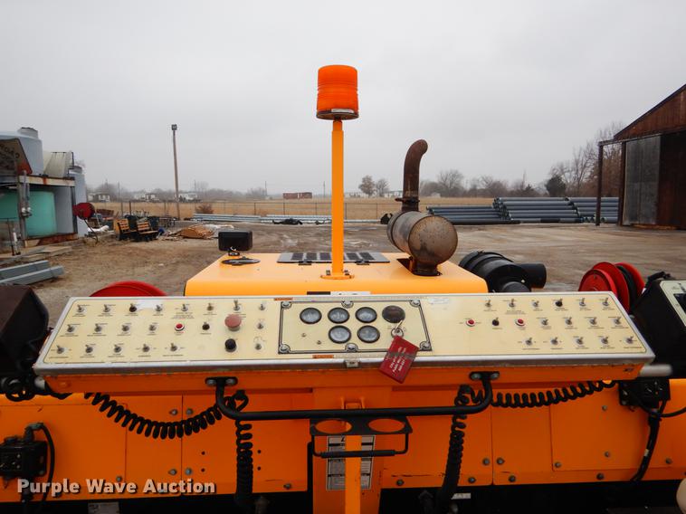 image for item DE6002 2008 LeeBoy 8515 paver