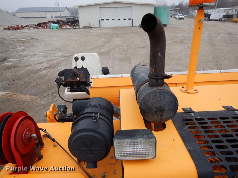 image for item DE6002 2008 LeeBoy 8515 paver