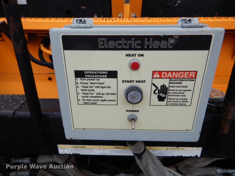 image for item DE6002 2008 LeeBoy 8515 paver