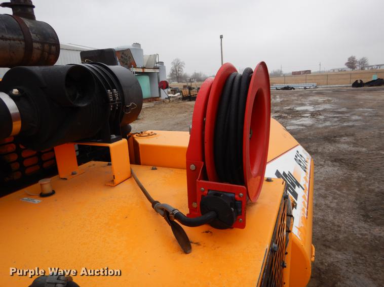 image for item DE6002 2008 LeeBoy 8515 paver