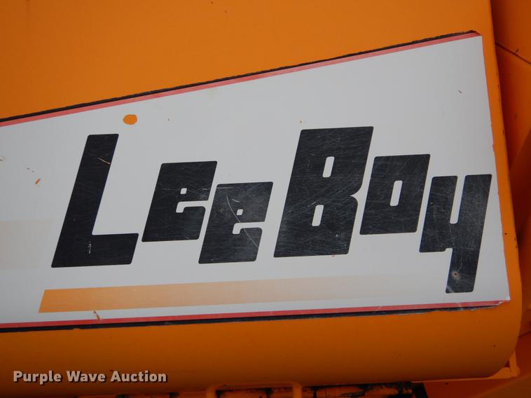 image for item DE6002 2008 LeeBoy 8515 paver