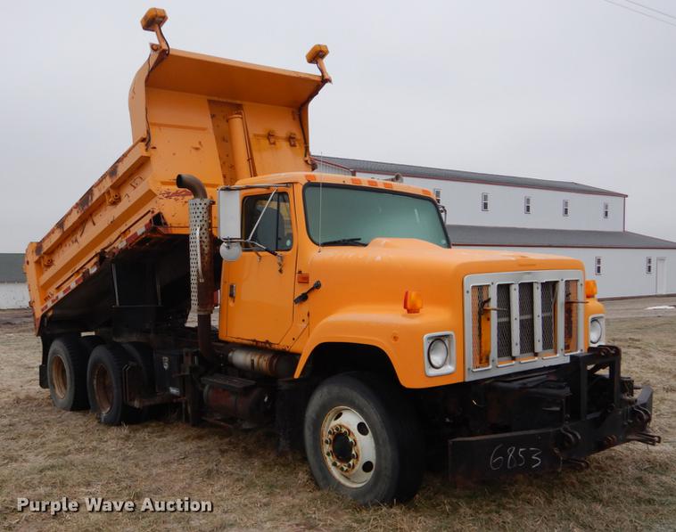 image for item DE6006 2002 International 2554 dump truck