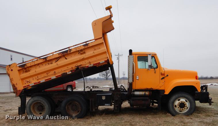 image for item DE6006 2002 International 2554 dump truck